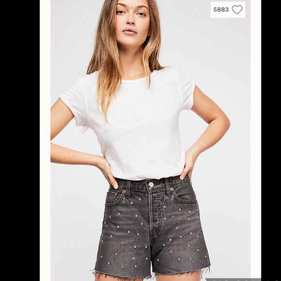NWT Levi’s x Free People Wedgie Shorts with Studs - Picture 6 of 6